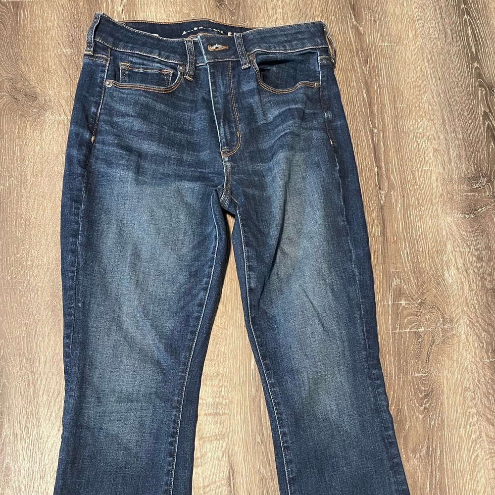 American Eagle high rise skinny kick jeans. Size 6.